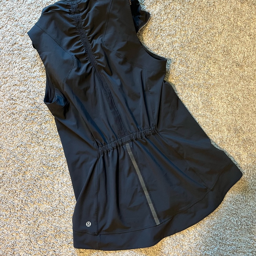 Black Sleeveless Athletic Vest